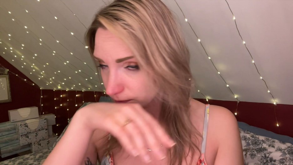 SneezeGoddess - Nose Blowing and Pinching